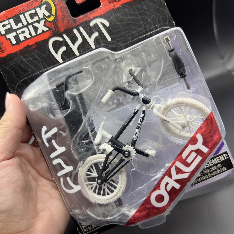 Oakley Flick Trix Велосипед Белый/Черный - Изображение 3 из 3