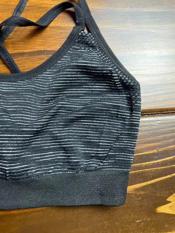 Sujetador New Balance, para mujer talla mediana, negro, sujetador deportivo, espalda sexy Foto 3 de 4