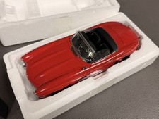 Minichamps 1:18 1957 Mercedes-Benz 300 SL Roadster Red Car 180039031