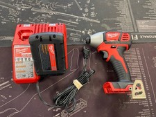 MILWAUKEE TOOLS 2656-20 - IMPACT DRIVER - w/ Battery and Charger (MAD064618)