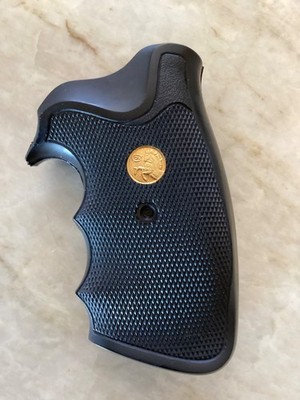 Colt Python Grip Original Vintage  Pachmayer Gripper  with Gold Colt Medallions