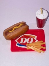 BARBIE KITCHEN LITTLES HOT DOGS  FRIES W/ DRINK  TRAY  2