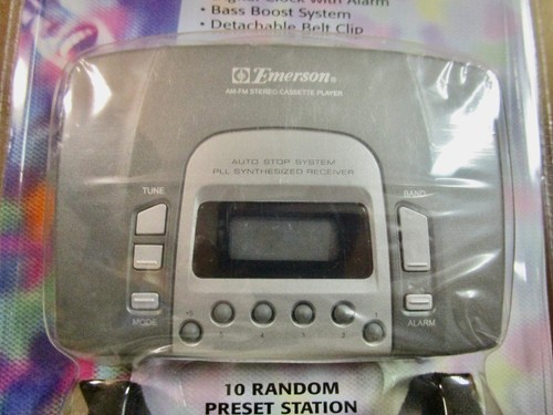 Nuevo Reproductor de Casetes Estéreo Emerson y Sintonización Digital AM/FM Radio Modelo EW139 (F) - Imagen 2 de 2