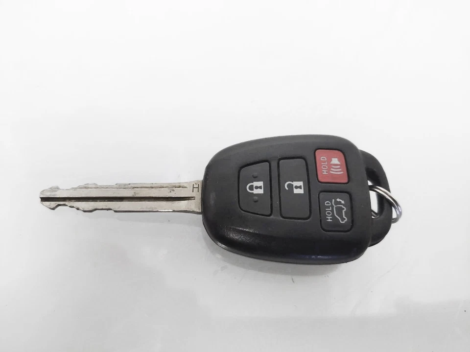 2014-2019 Toyota Highlander Le Conventional Ignition Switch + Key 69057-0R050 - Image 3 of 4