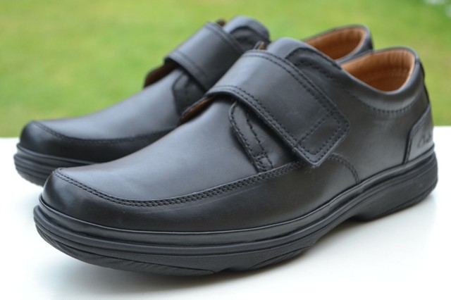 mens velcro shoes clarks