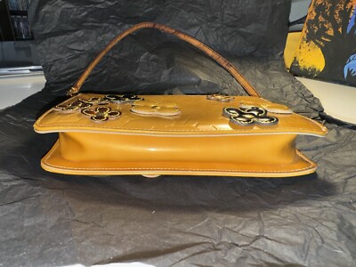 Louis Vuitton レキシントン イエローフラワーショルダーバッグ Louis Vuitton Fleur Lexington Vernis Flowers Pochette Yellow