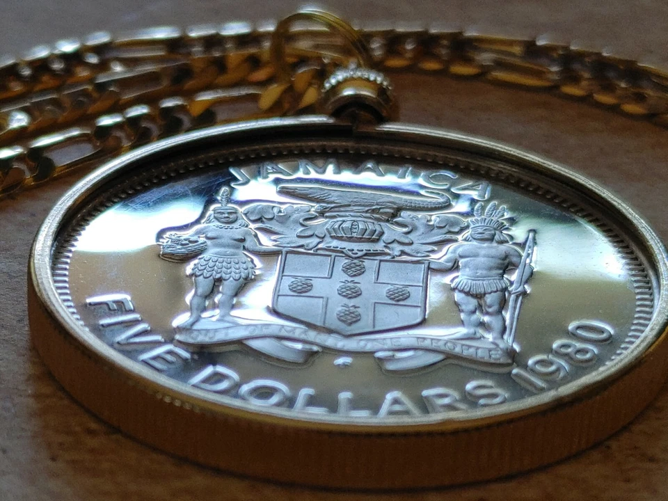 Colgante de dólar de plata Caribe 1980 Jamaica en una cadena llena de oro de 24" 18 kgf Foto 3 de 4