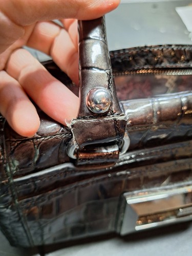 Borsa a mano vintage Guess nera finta gator - Foto 11 di 16