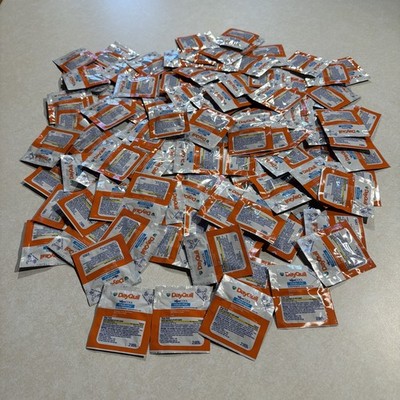 Day Quil Cold annd Flu Sample Lot Of 100 Expiration Date 05 / 2028