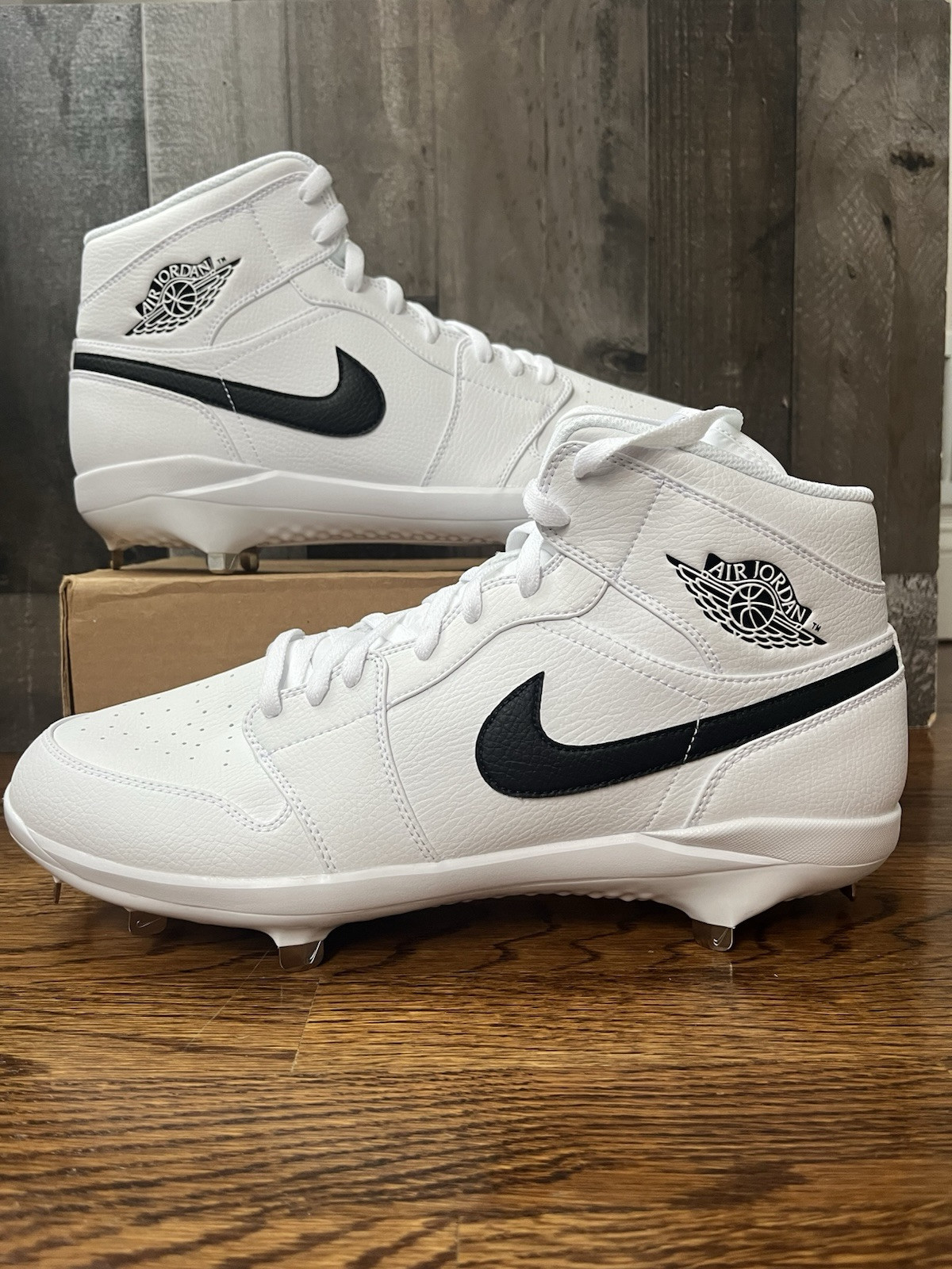 Nike Air Jordan 1 Retro MCS White Black Baseball Cleats AV5354-100