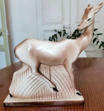 Elegante biche art déco en
