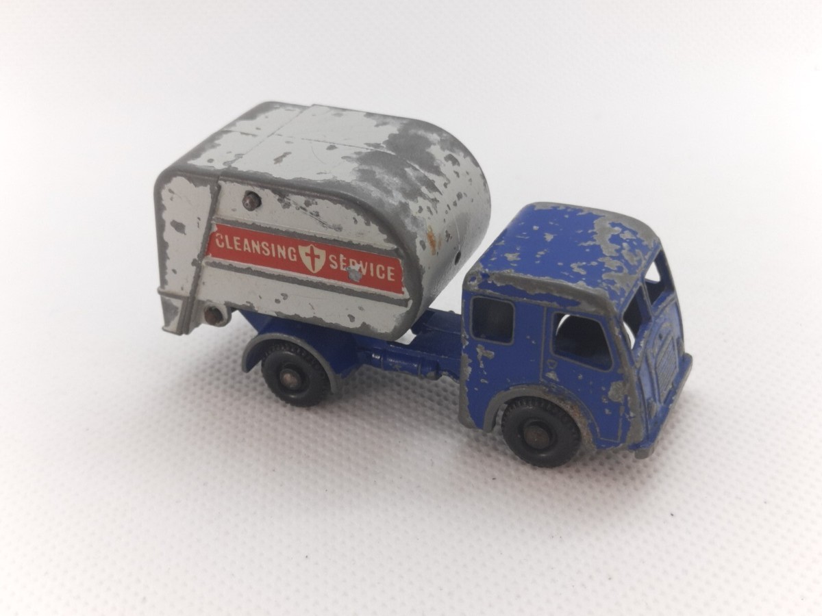 MATCHBOX LESNEY No. 15 TIPPAX REFUSE COLLECTOR MADE IN ENGLAND