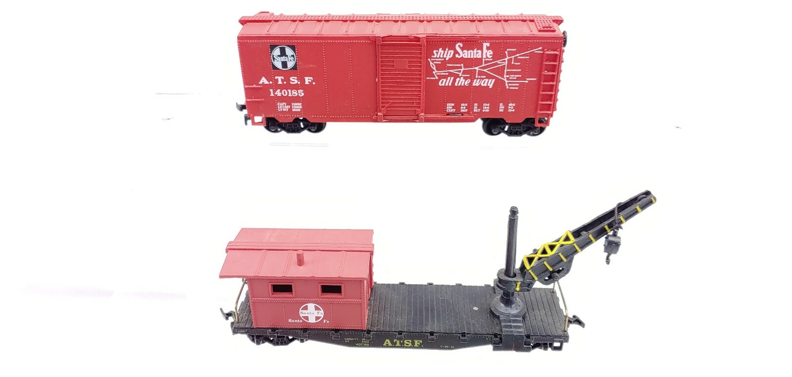 HO Gauge Santa Fe ATSF Derrick Crane, Auto Loader w/ 5 Cars and High Cube Boxcar