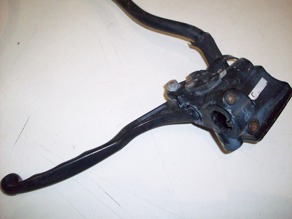 1984 KAWASAKI NINJA ZX900 FRONT BRAKE CALIPER AND MASTER
