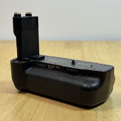 Genuine Canon BG-E6 Battery Grip for EOS 5D Mark II + 1 Aftermarket Battery - Picture 3 of 12