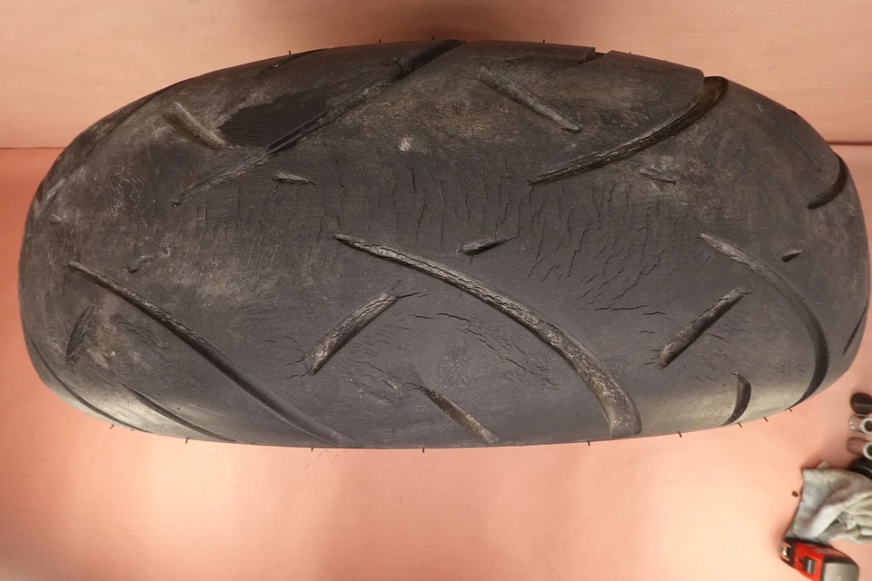 Llanta trasera Metzeler 2002-2008 Kawasaki Vulcan 1600 VN1600 180/65 B16 Foto 2 de 4