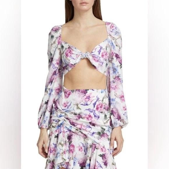 Top corto floral Cami NYC Leilana nuevo con etiquetas | Estampado de clemátide | Manga abullonada | Mediano Foto 3 de 4