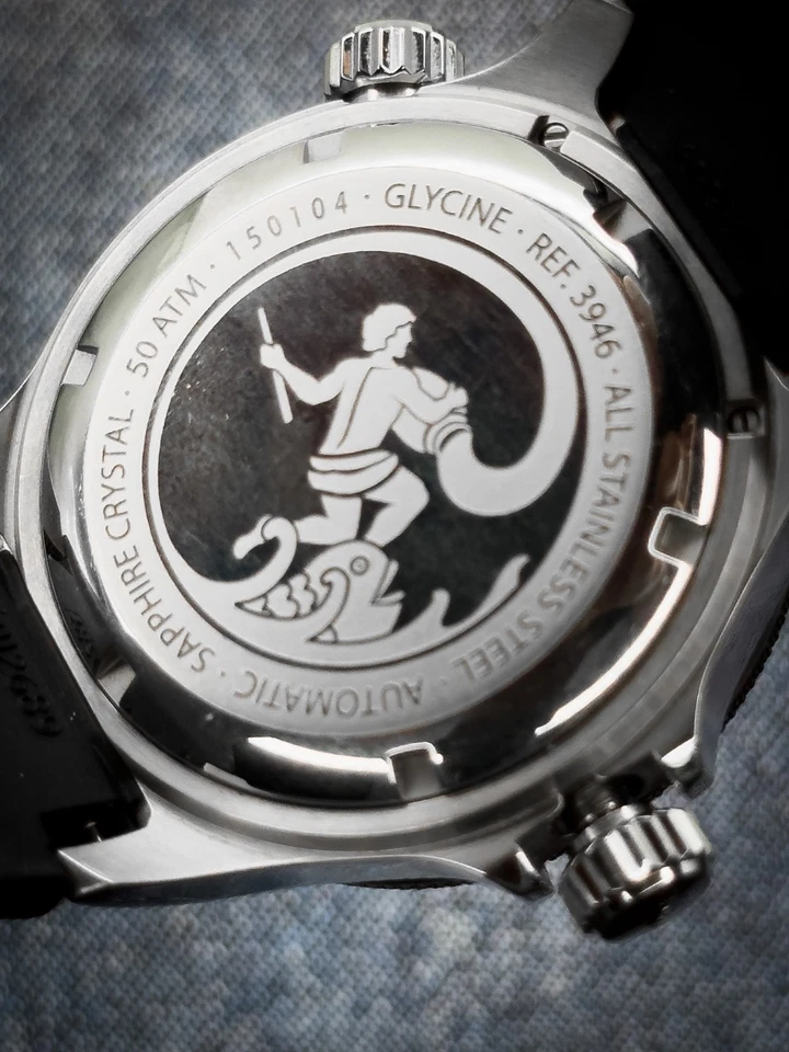 Relógio automático suíço analógico masculino Glycine Combat - 3946 - Imagem 4 de 4