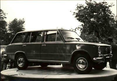 1972 Car Auto VAZ 2102 UNIVERSAL mit Beschreibung Sammelkarte Postkarten-Format