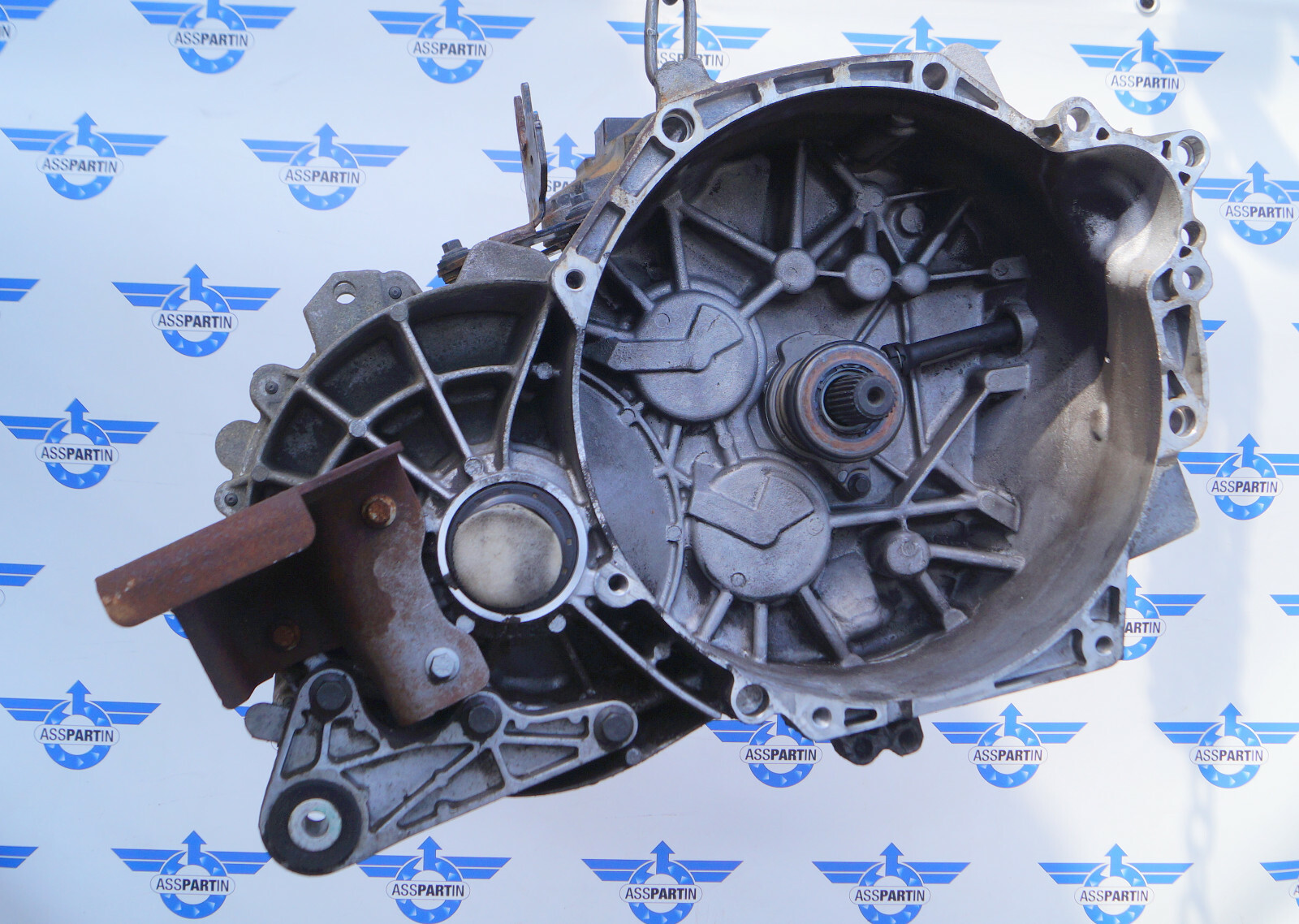 original M56-Schaltgetriebe Volvo (8252117) für S40 II / V50 - 2  