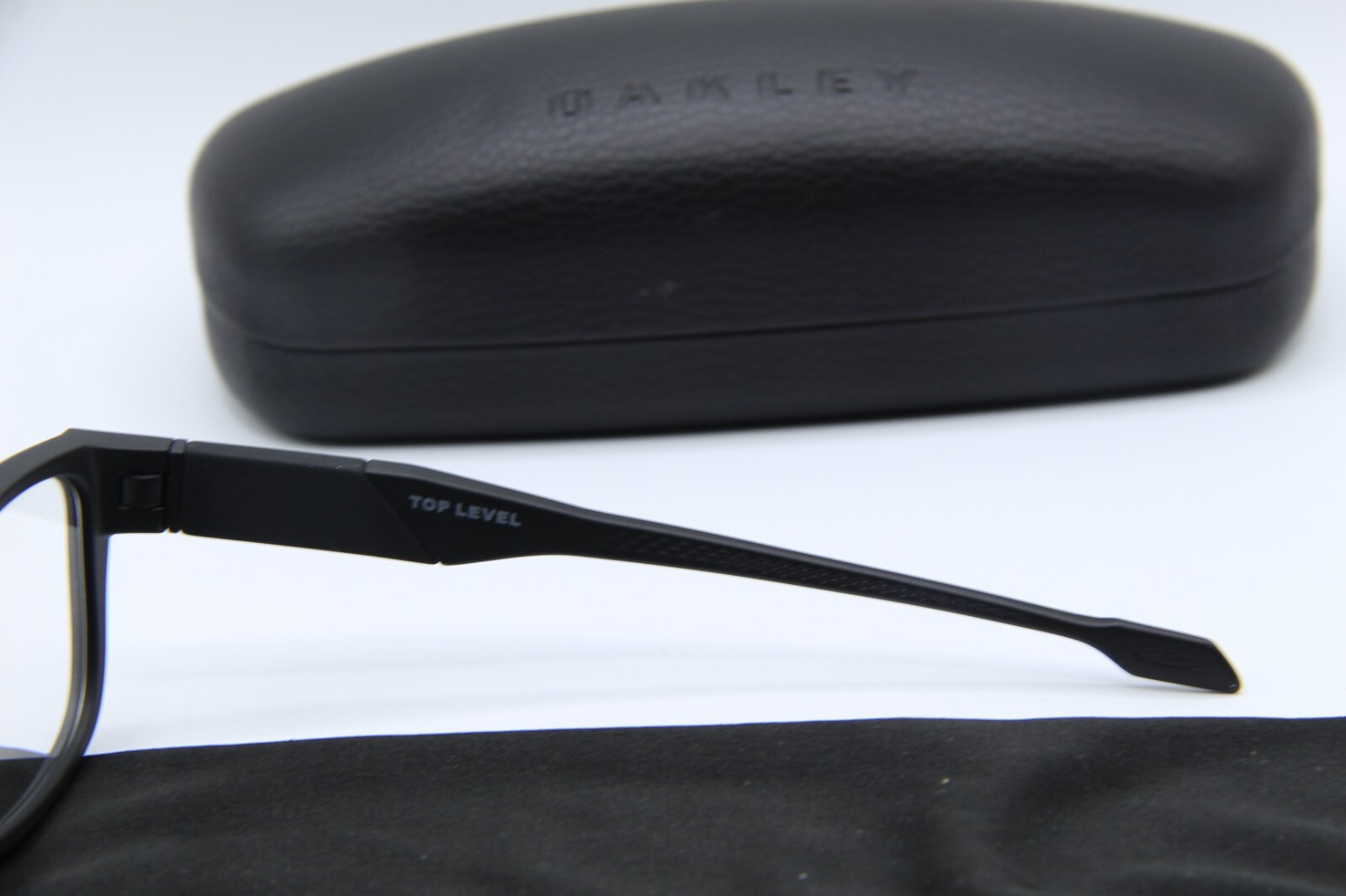 NEW OAKLEY YOUTH OY8012-0150 TOP LEVEL BLACK AUTHENTIC CASE EYEGLASSES 50-15
