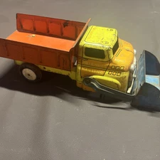 Vintage Wyandotte Trucking Pressed Steel Toy Dump Truck With Scoop Yellow Red