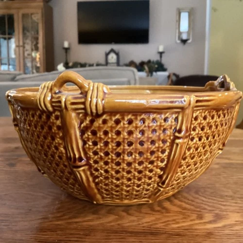 Vintage 1960s Hyalyn (McCoy) Art Pottery Bowl #305 Basketweave Design 9 1/4" USA