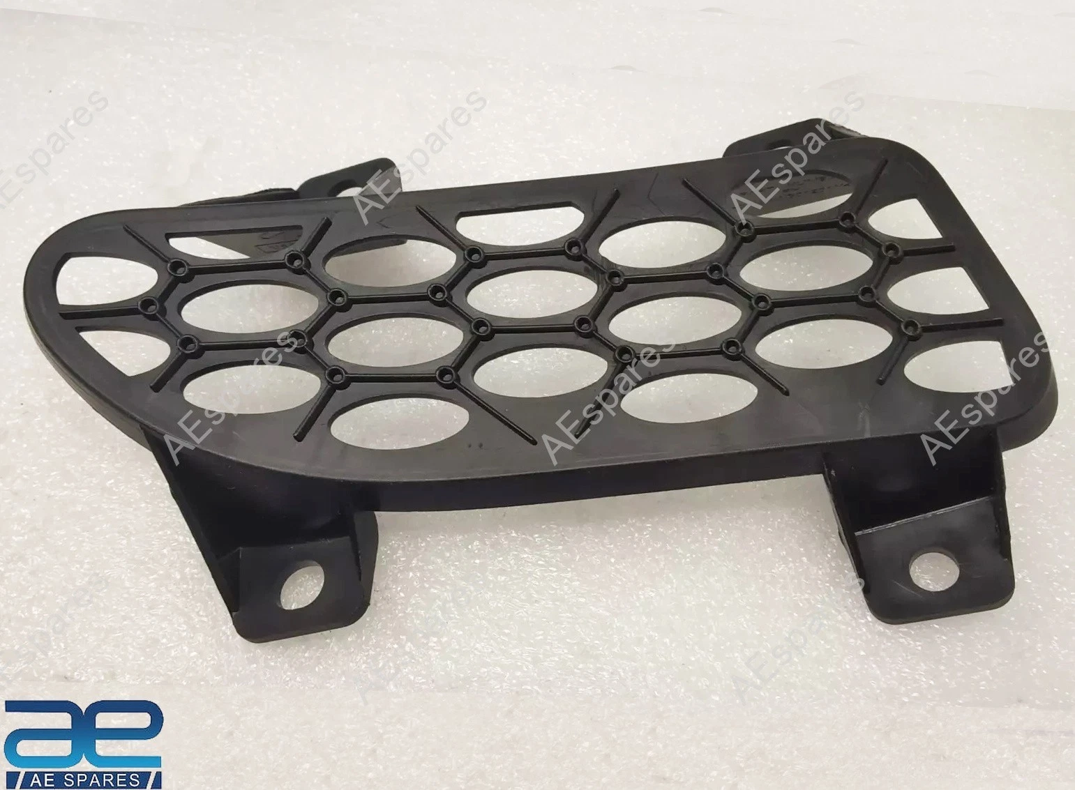Front Bumper Side Mesh Grille RH for Mahindra Scorpio 2009-2014 0119AAG01201N