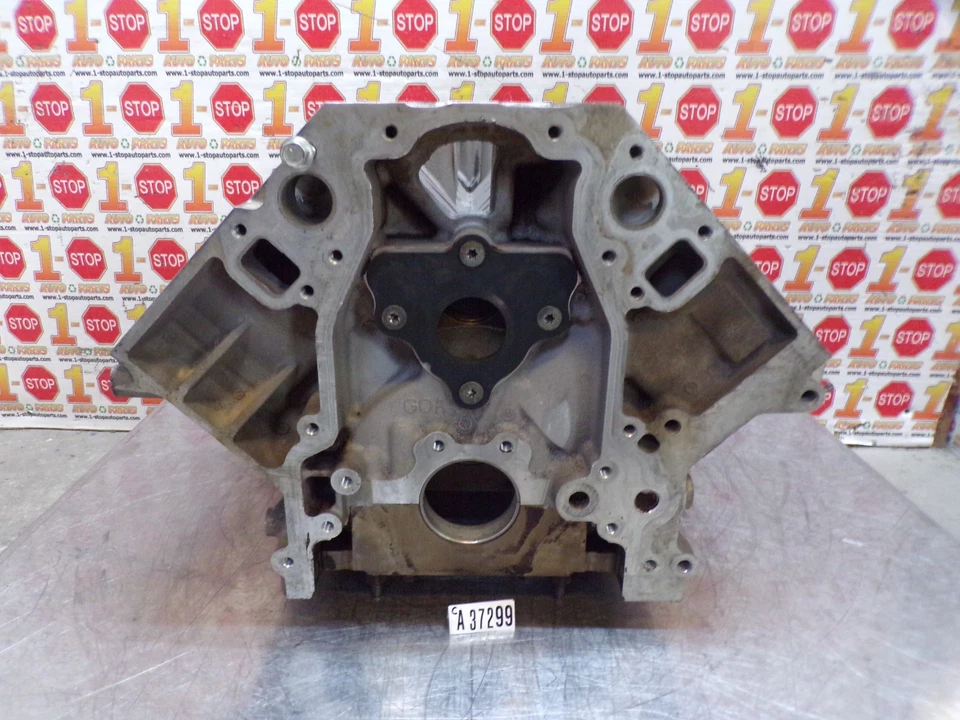 2009 CHEVROLET SILVERADO 1500 5.3L ENGINE CYLINDER BLOCK 19258704 OEM - Image 4 of 4