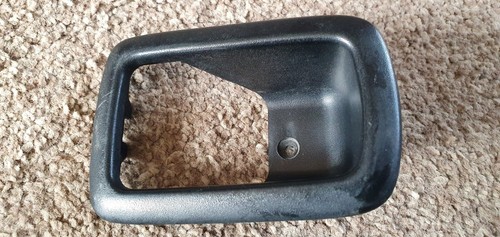 Ford Fiesta Mk3 1989-96 Driver Right Interior Inner Door Handle Trim Surround ♻️ - Picture 2 of 11