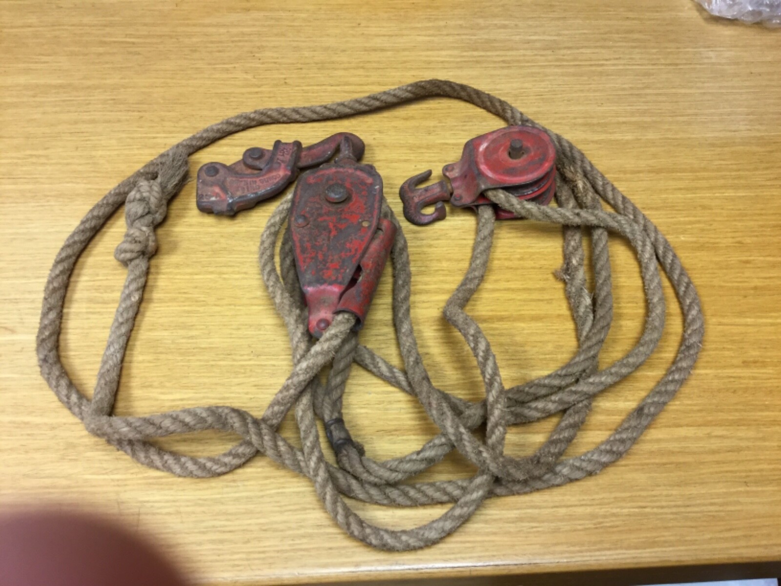 Vtg. Surbin Durco Block & Tackle Double Wheel Pulley St. Louis w/Rope