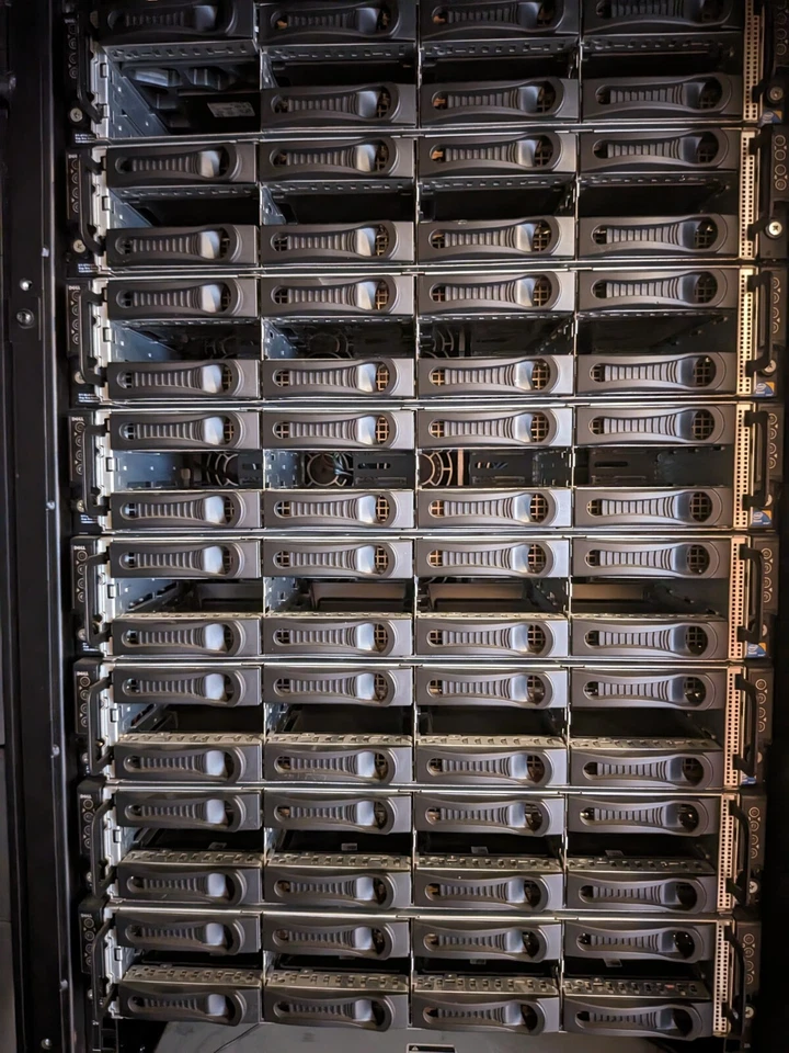 Hynix HMT151R7BFR4C-H9 4GB 2Rx4 PC3-10600R DDR3-1333 Registered ECC RAM - Image 3 of 3