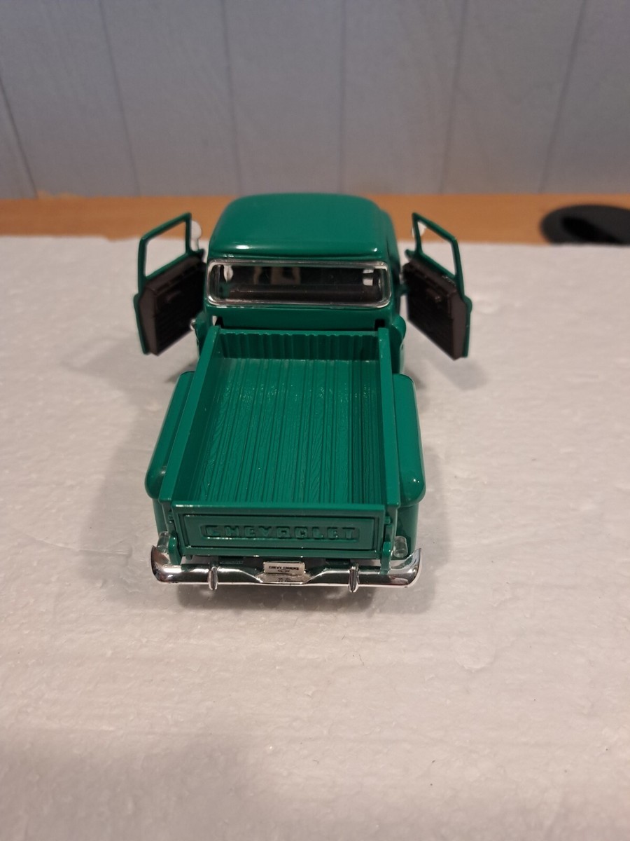 ミニカー 1955 CHEVY STEPSIDE SS 5602 1/36 CHEVROL ミニカー 1955 CHEVY STEPSIDE SS 5602 1/36 CHEVROL 1955 CHEVY