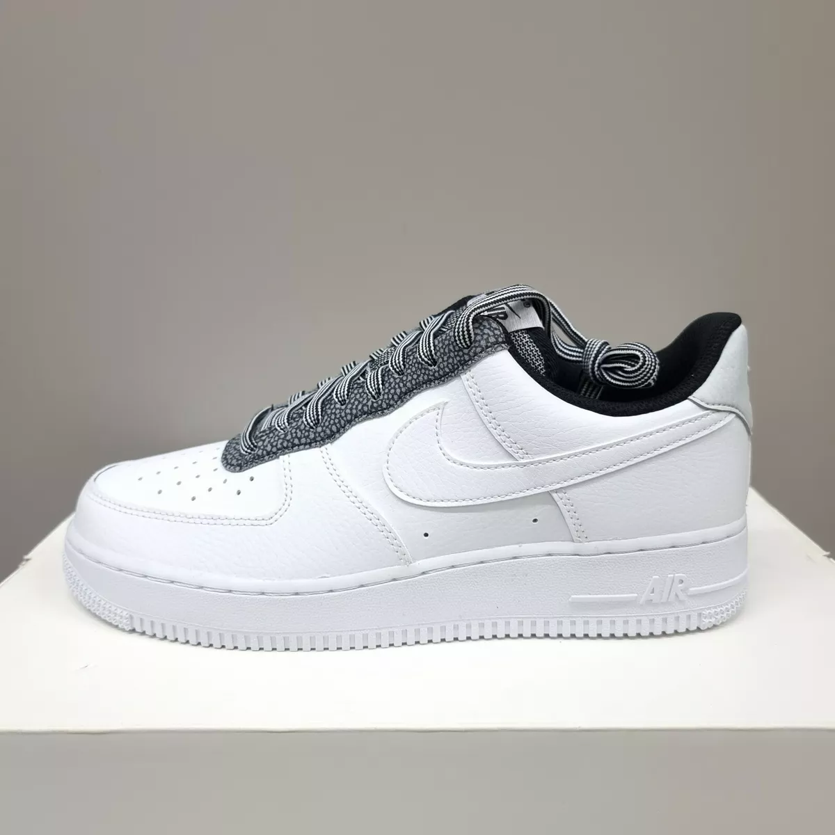 Nike Air Force 1 LV8 trainers grey and black