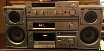 Akai Stereo Amplifier Model UC-U3 Stereo Tuner UC-K3 UC-U3 UC-F3 With Speakers
