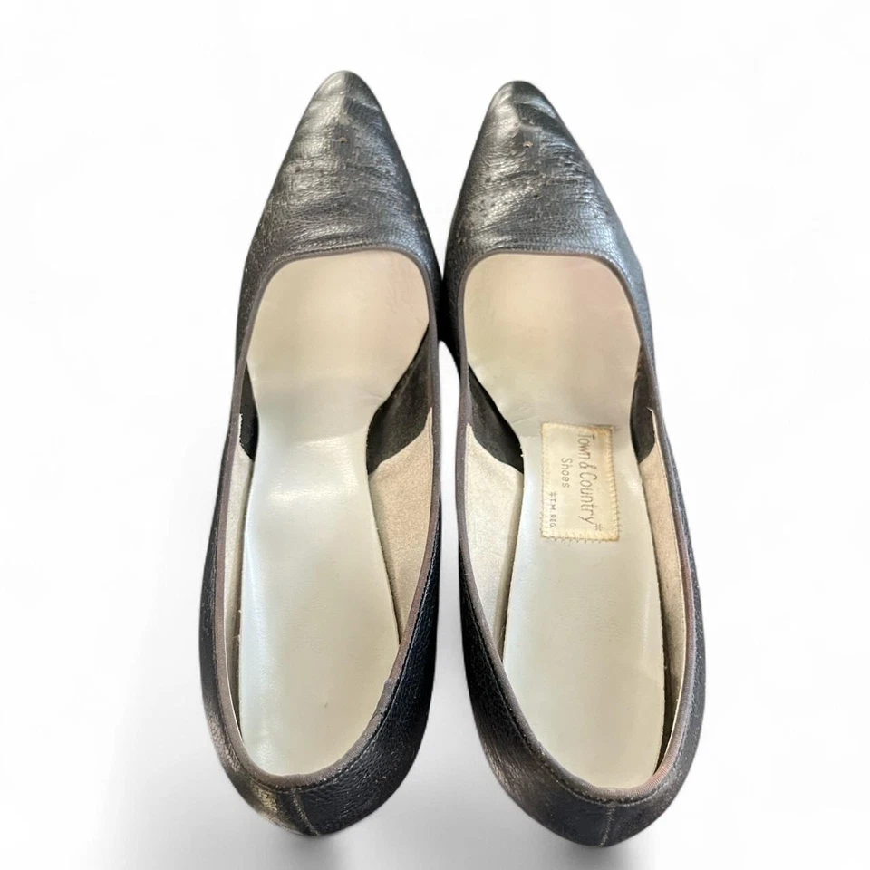 Vintage 60s Black Leather Kitten Heels Town & Country USA Leather Soles Size 9.5 - Image 4 of 4