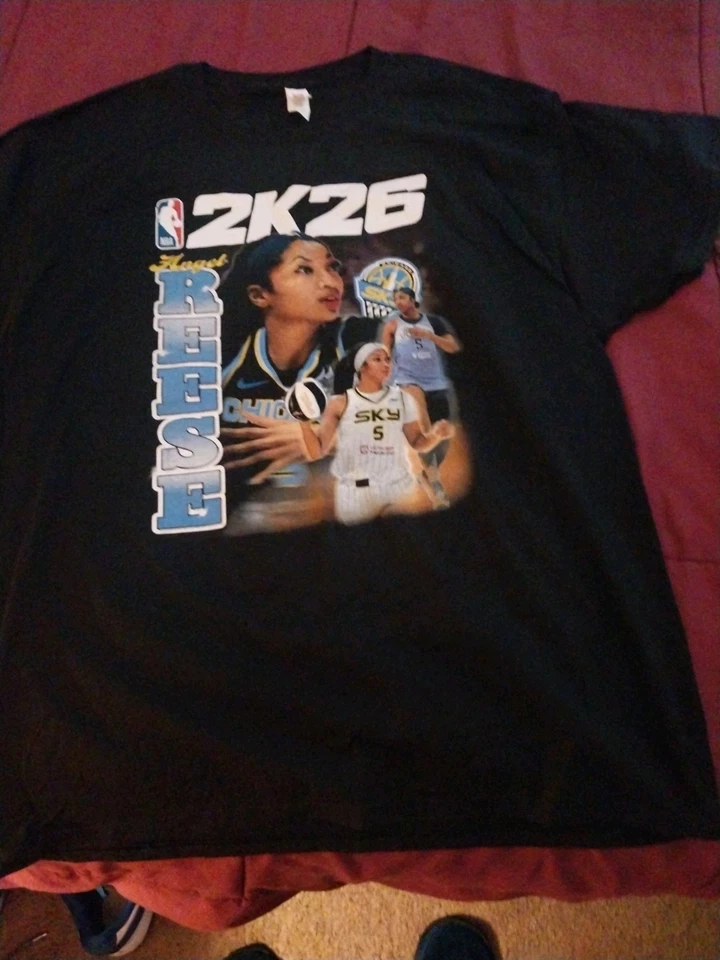 Camisa de algodón manga corta Angel Reese NBA 2K26 nunca usada del 12/07/2025: XL 🏀 Foto 3 de 4