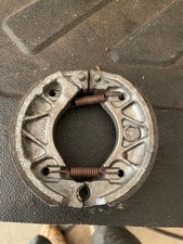 Oem Yamaha Vino 01-05 Classic 50 Yj50 Rear Brake Shoes And Springs Oem Yamaha Vino 01-05 Classic 50 Yj50 Rear Brake Shoes And Springs