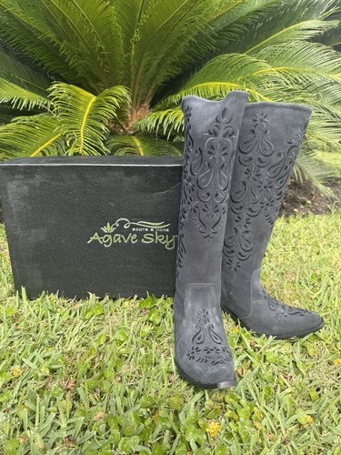 Agave Sky Women’s Gray Western Cowboy Boots*size 8* Suede