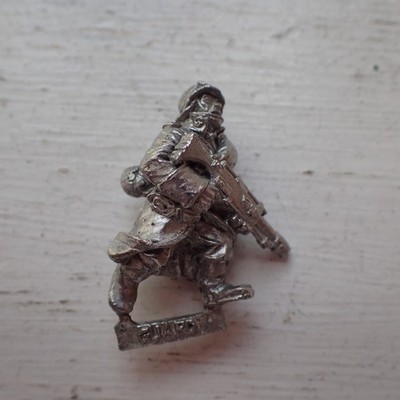 Citadel Warhammer 90s 40K Imperial Guard Valhallan Ice Warrior with Lasgun D