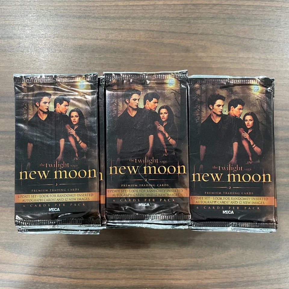 NECA Twilight Saga: New Moon (Movie) UPDATED Trading Card Pack - Image 3 of 4