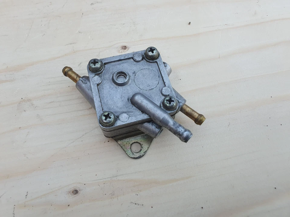 2003 APRILIA HABANA 125 SCOOTER MOPED PART FUEL PETROL PUMP ASSY - Image 3 of 4