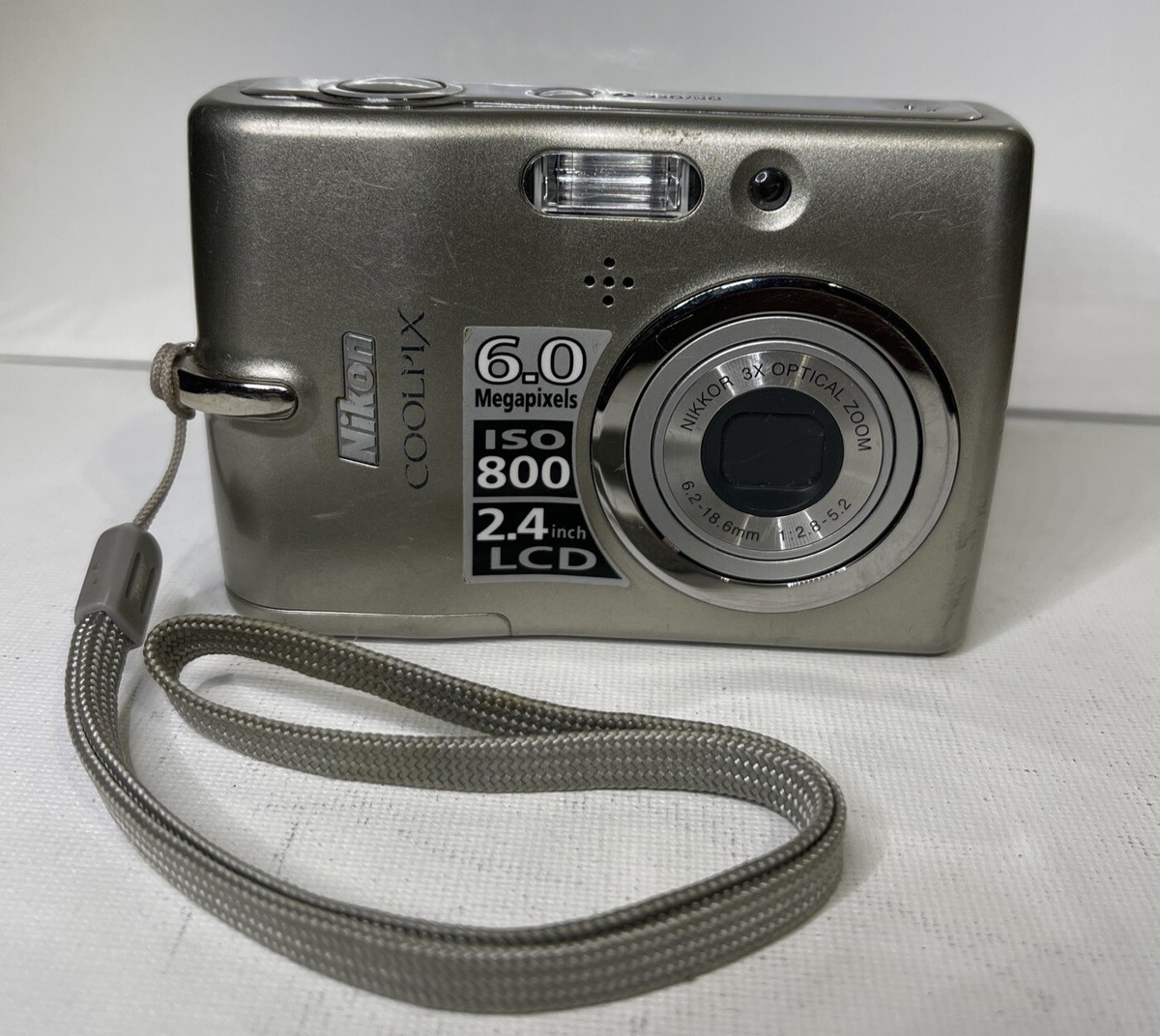 Nikon COOLPIX L11 6.0 MP Digital Camera 3x Optical Zoom 2.4