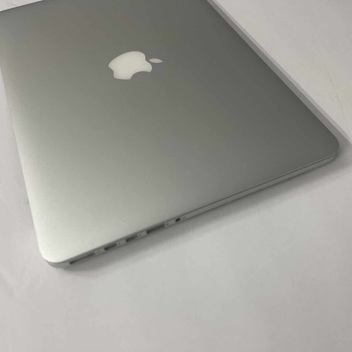 MacBook Pro 13 Retina Core I5 @ 2.6GHz 8GB Ram 256GB SSD Mac MacBook Pro 13 Retina Core I5 @ 2.6GHz 8GB Ram 256GB SSD Mac