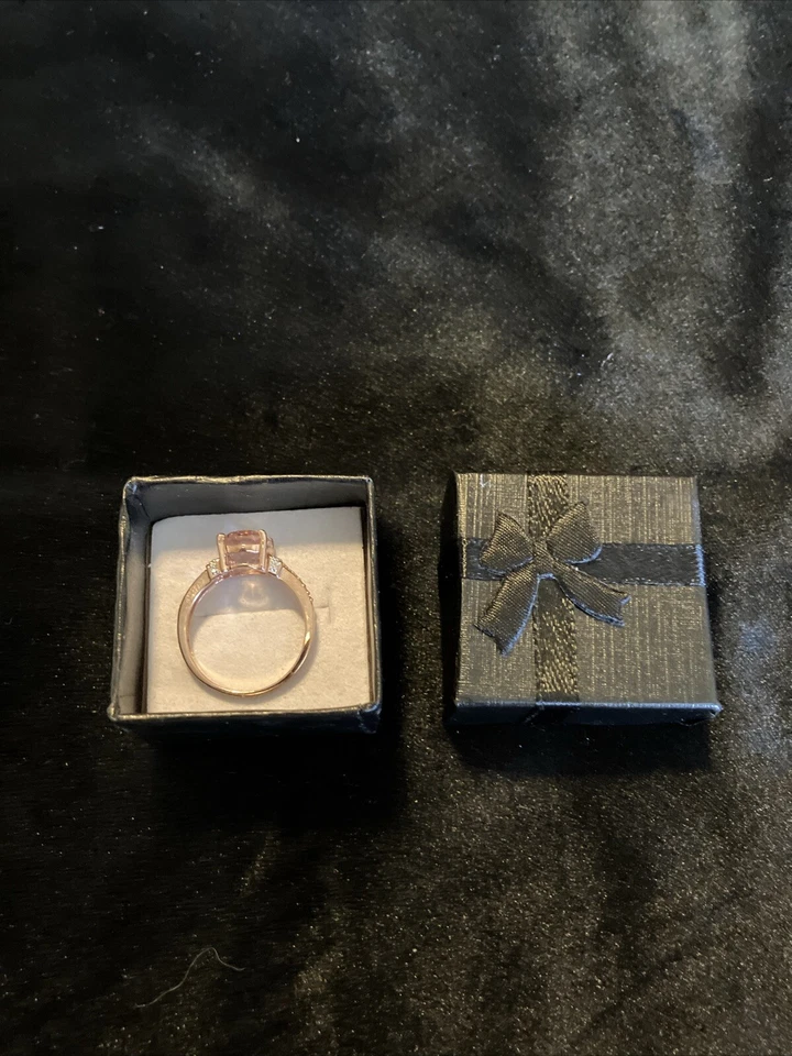 Large Oval Cor De Rosa Morganite W/white Zircons On The Sides. Sz 8 - Image 3 of 4