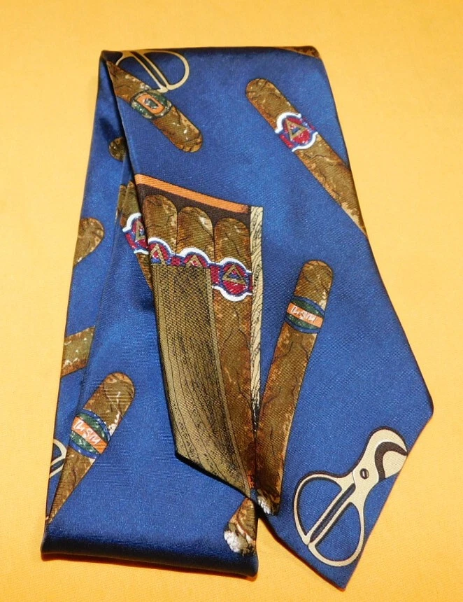 PRESTIGE MADE IN U.S.A. BLUE/BROWN/RED CIGAR MOTIF TIE - TIES - DESIGNER TIES. - Imagem 2 de 3