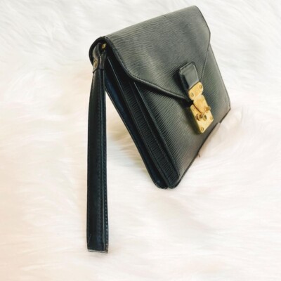 ⭐︎Louis Vuitton エピレザー ブラックポーチ⭐︎ Louis Vuitton Epi Sellier Dragonne Clutch Bag Black Classic M52612