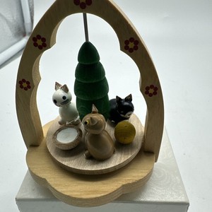 Miniature Pyramid Cats Playing | Warm Air Pyramid German Hand Carved