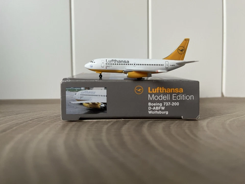 Herpa Wings 1:500 Lufthansa Boeing 737 Wolfsburg Gelb