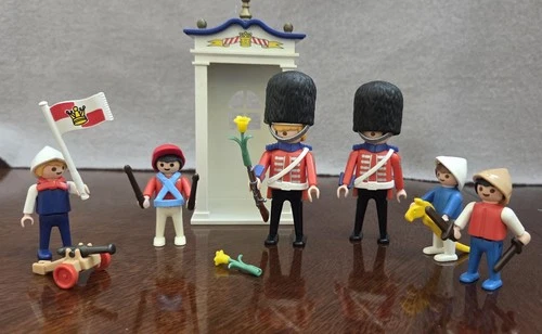 Playmobil Vintage #5581 Victorian Guards and Children - no box